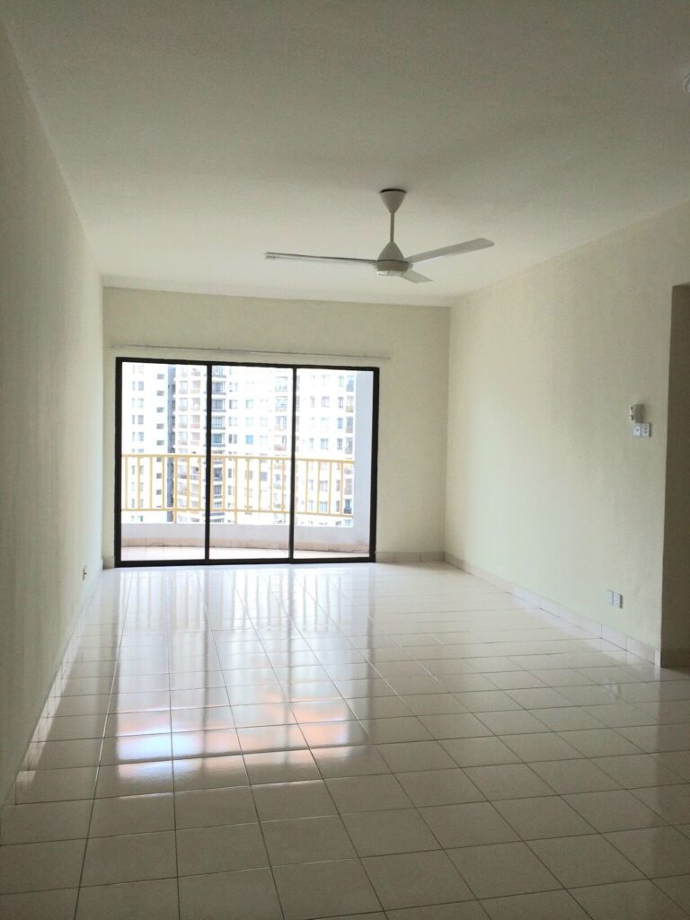 Well kept Full Furnished with Quality Furnitures. Great Accessibility