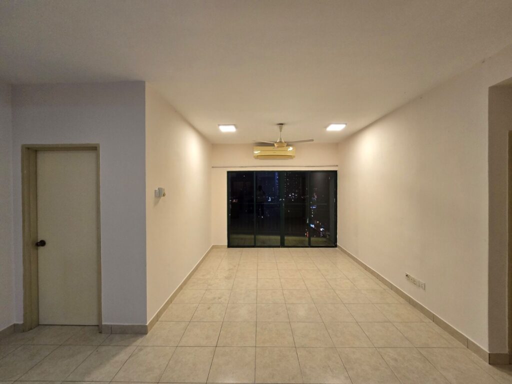 Below Market Price. Fire Sales. A Must View. Well Kept, Great View.