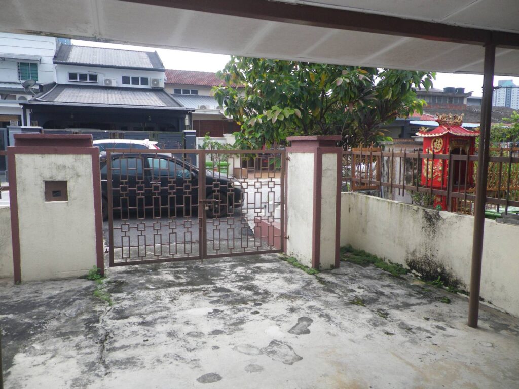 Kuala Lumpur Kepong Baru Single Storey Intermediate House For Sale