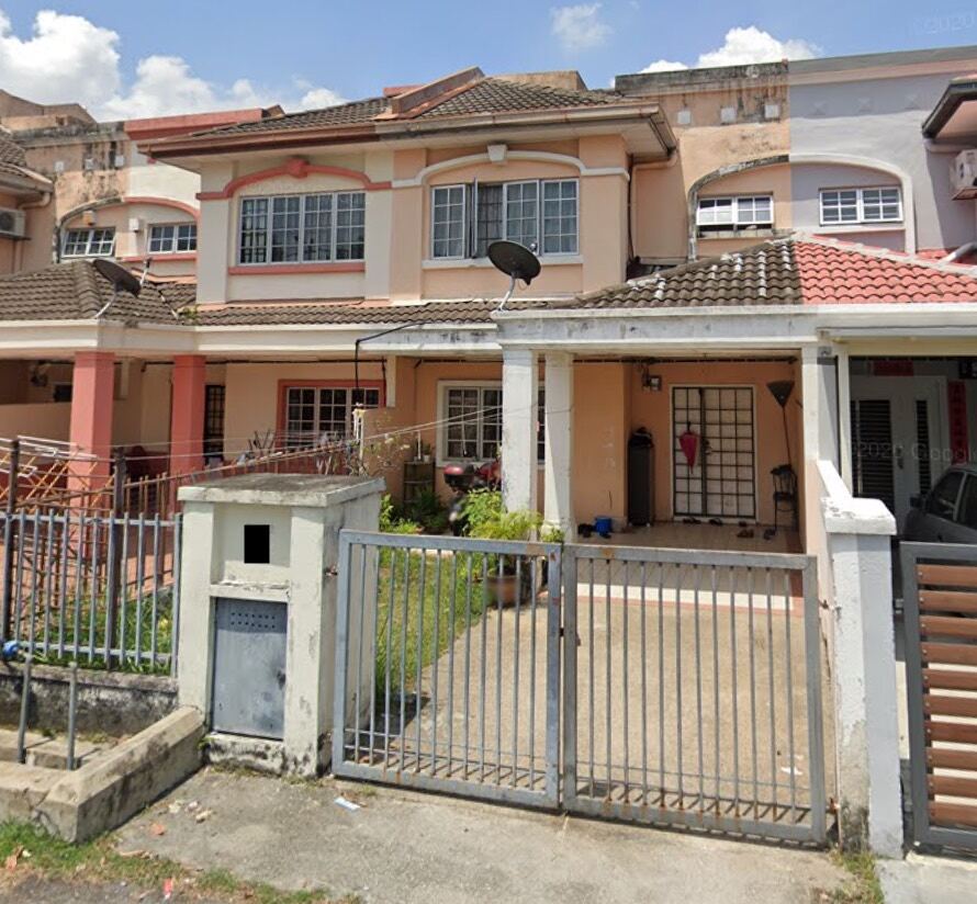 Intermediate 2 Storey house for Sale. Below Market Price
